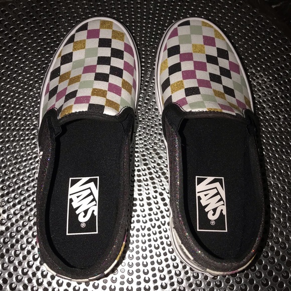 Vans Shoes - Brand new woman’s Vans/checker bored pattern